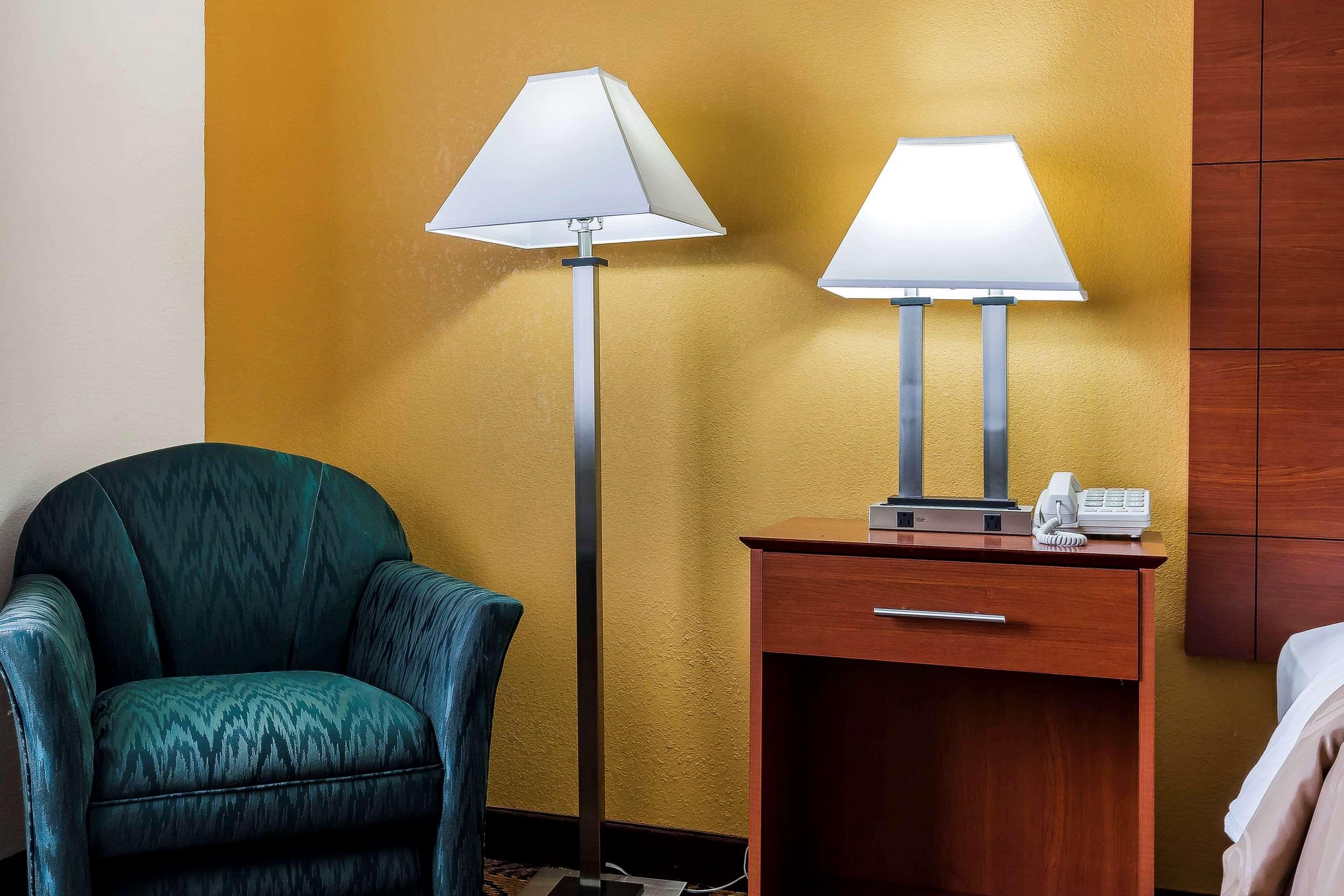 Quality - Dekalb Mini-hôtel